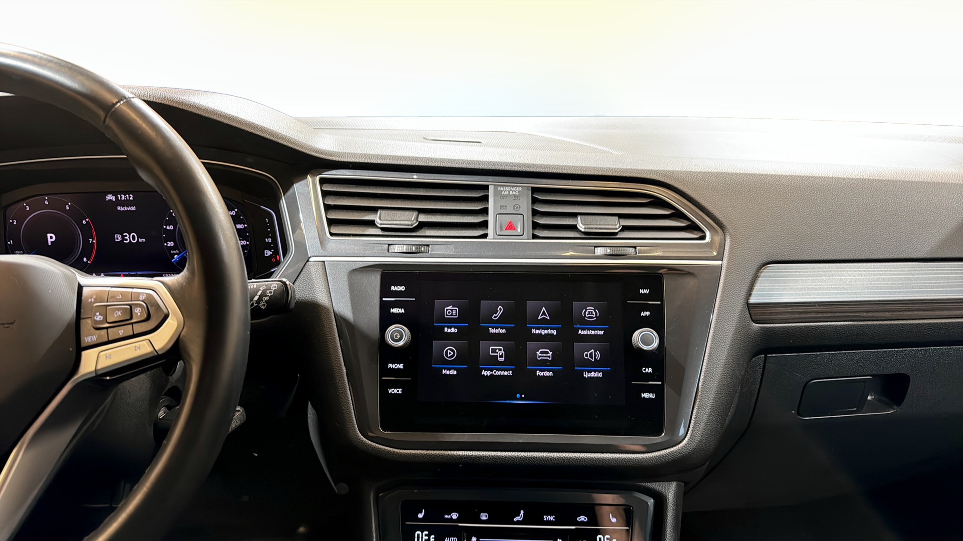 Volkswagen Tiguan Allspace NRA37U