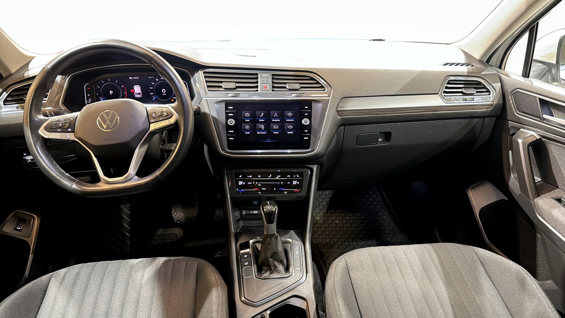 Volkswagen Tiguan Allspace NRA37U
