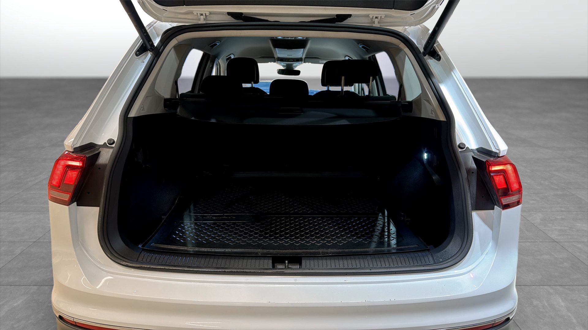 Volkswagen Tiguan Allspace NRA37U