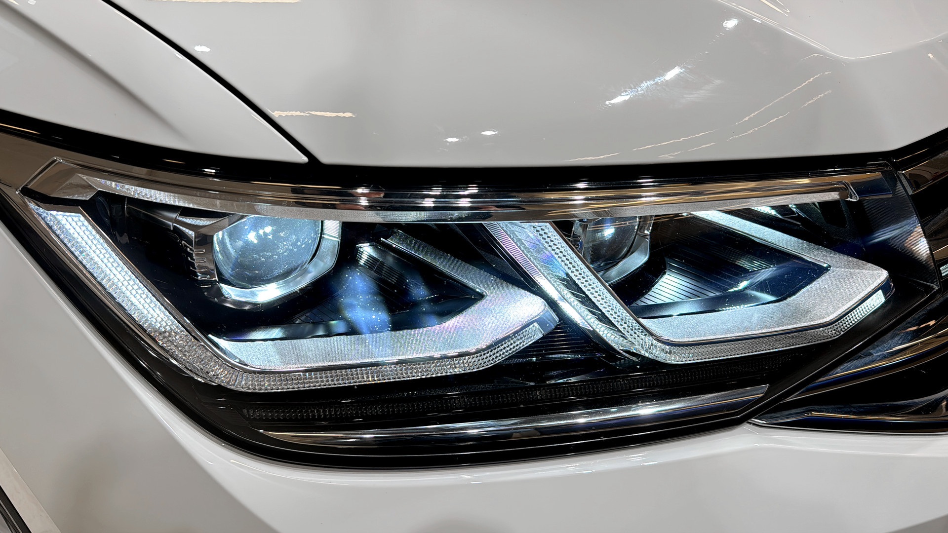 Volkswagen Tiguan Allspace NRA37U