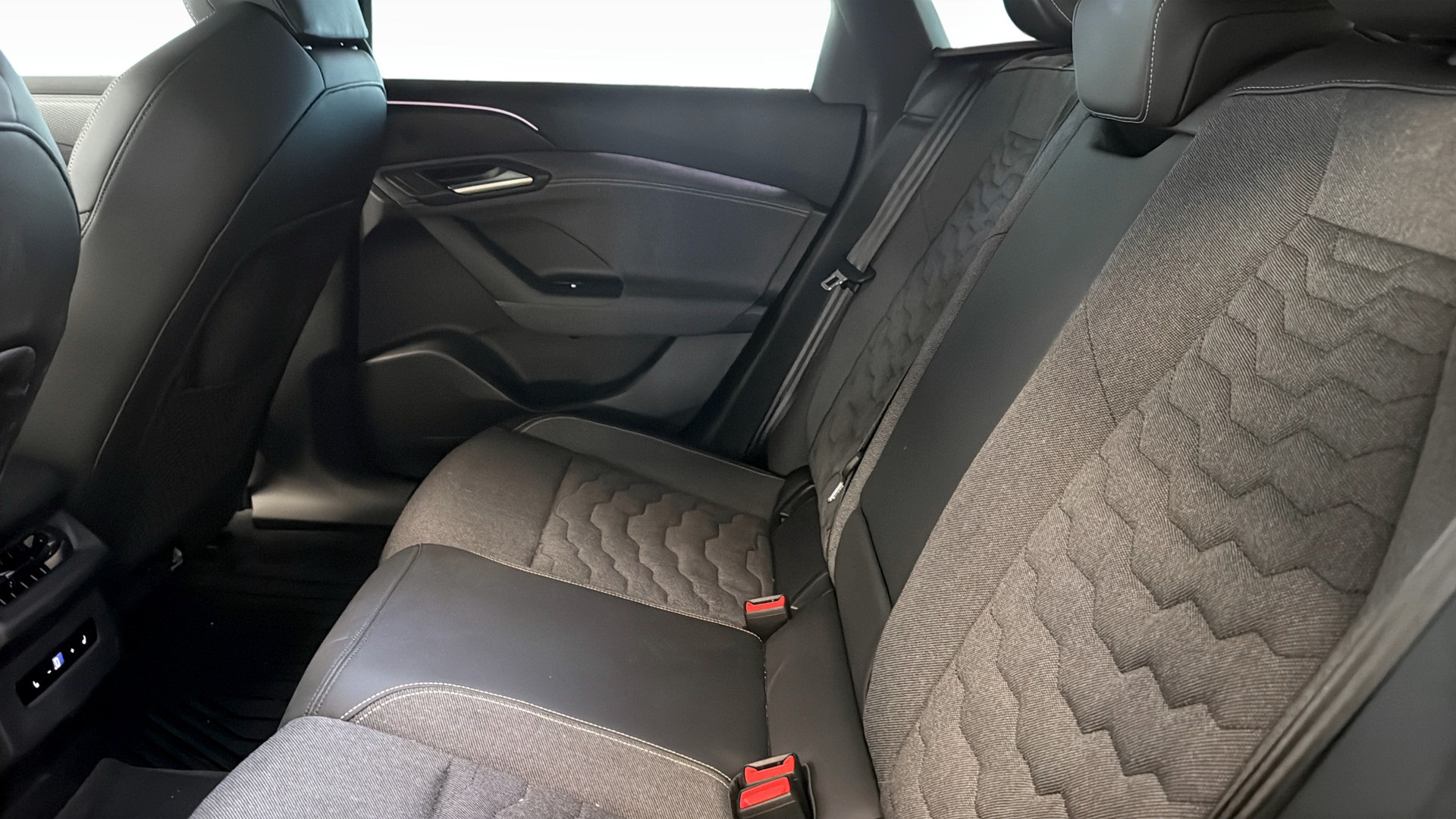 Audi A6 Avant e-tron NRJ06Y