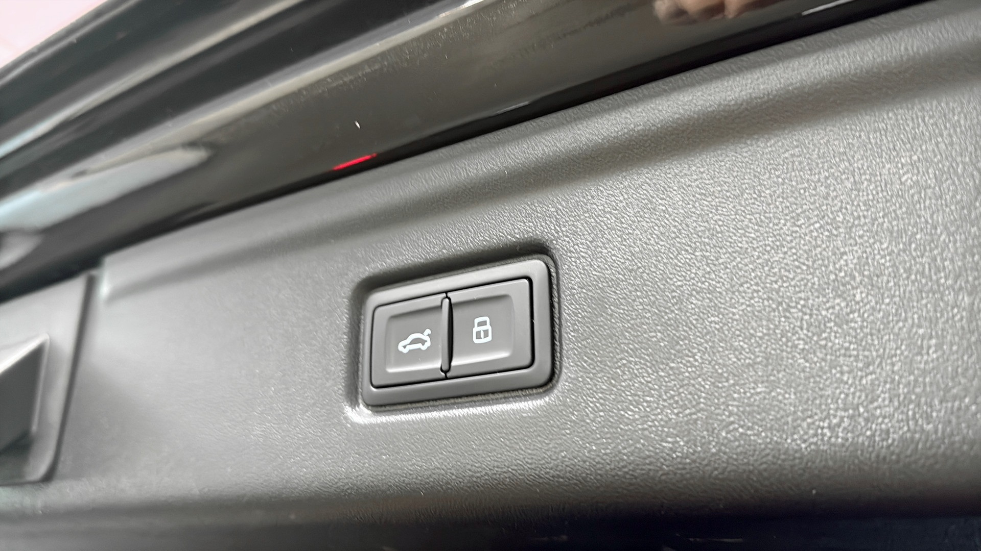 Audi A6 Avant e-tron NRJ06Y