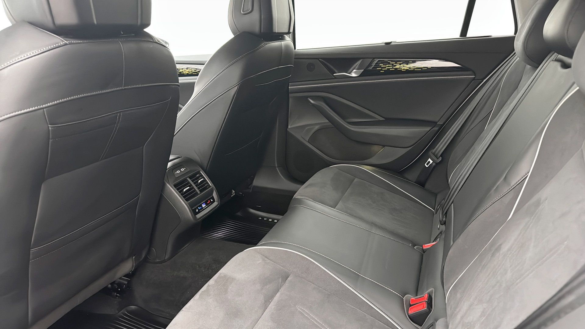 Volkswagen Passat Sportscombi NUH12Y