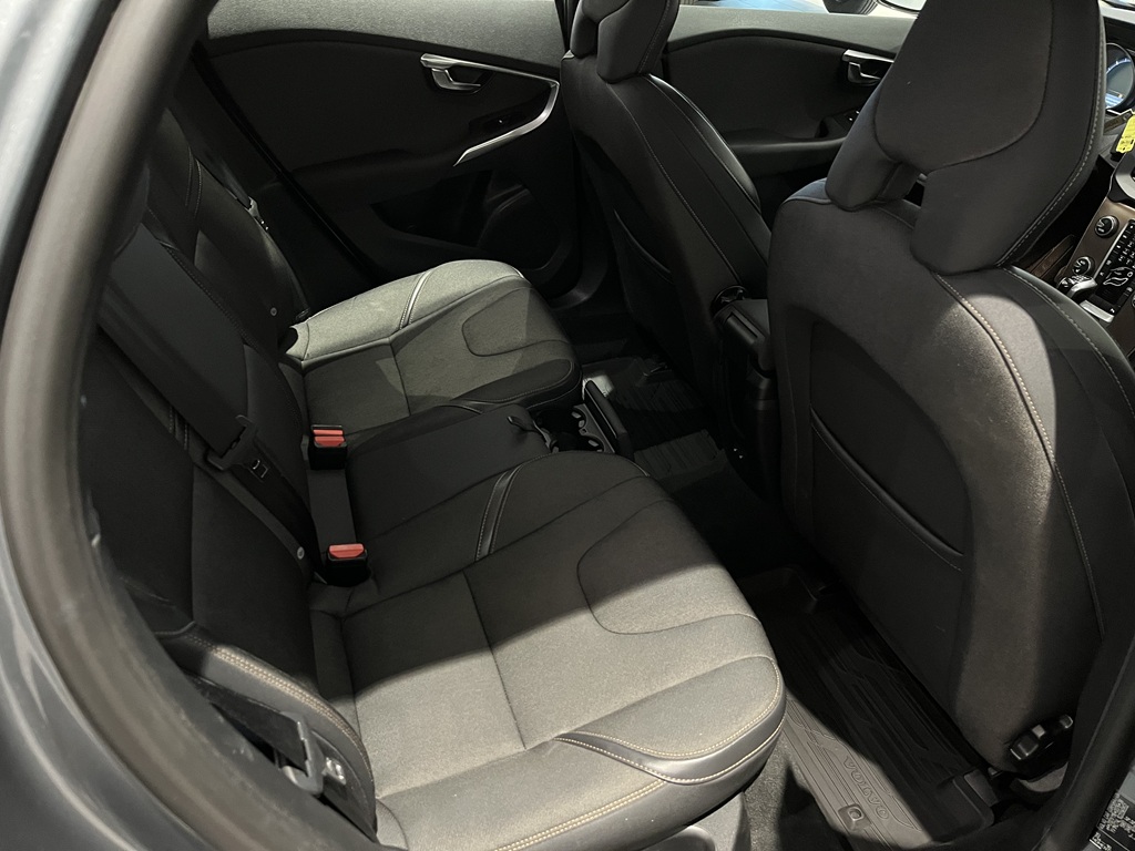 Volvo V40 NUU480