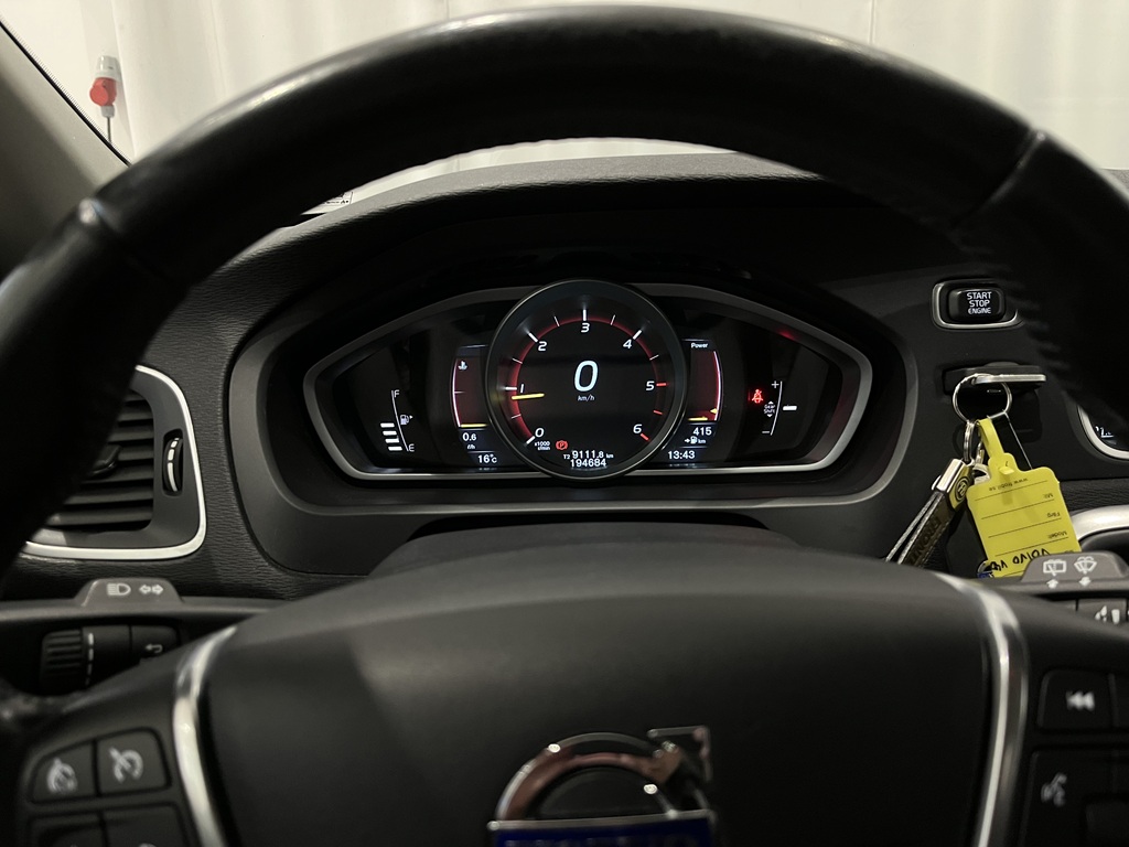 Volvo V40 NUU480