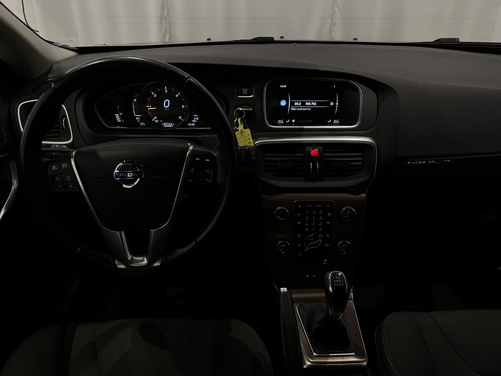 Volvo V40 NUU480