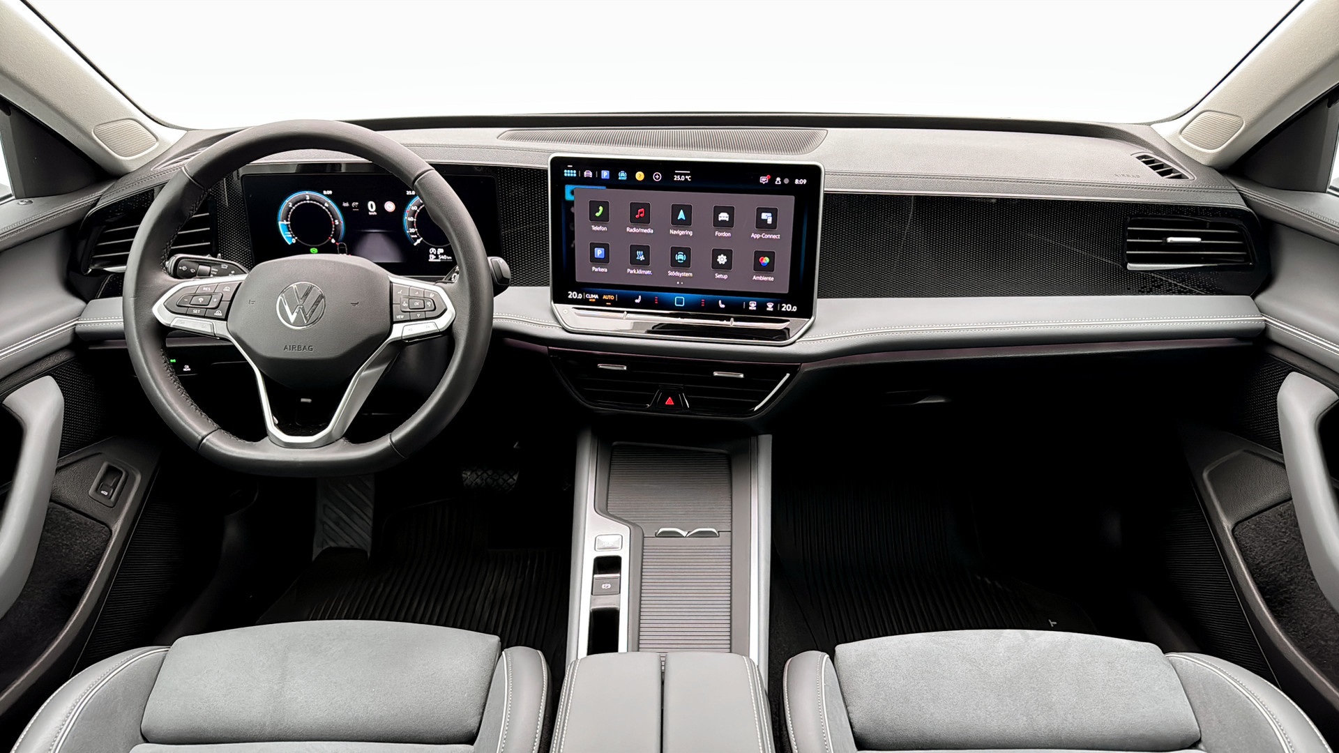 Volkswagen Passat NWA69W