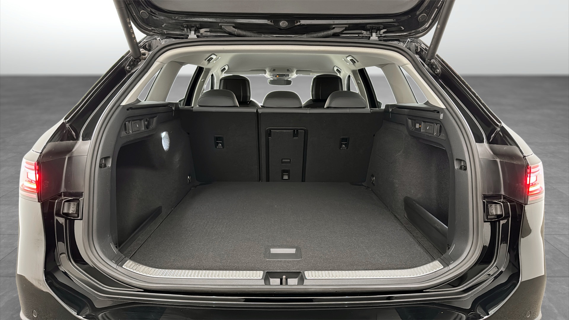Volkswagen Passat NWA69W