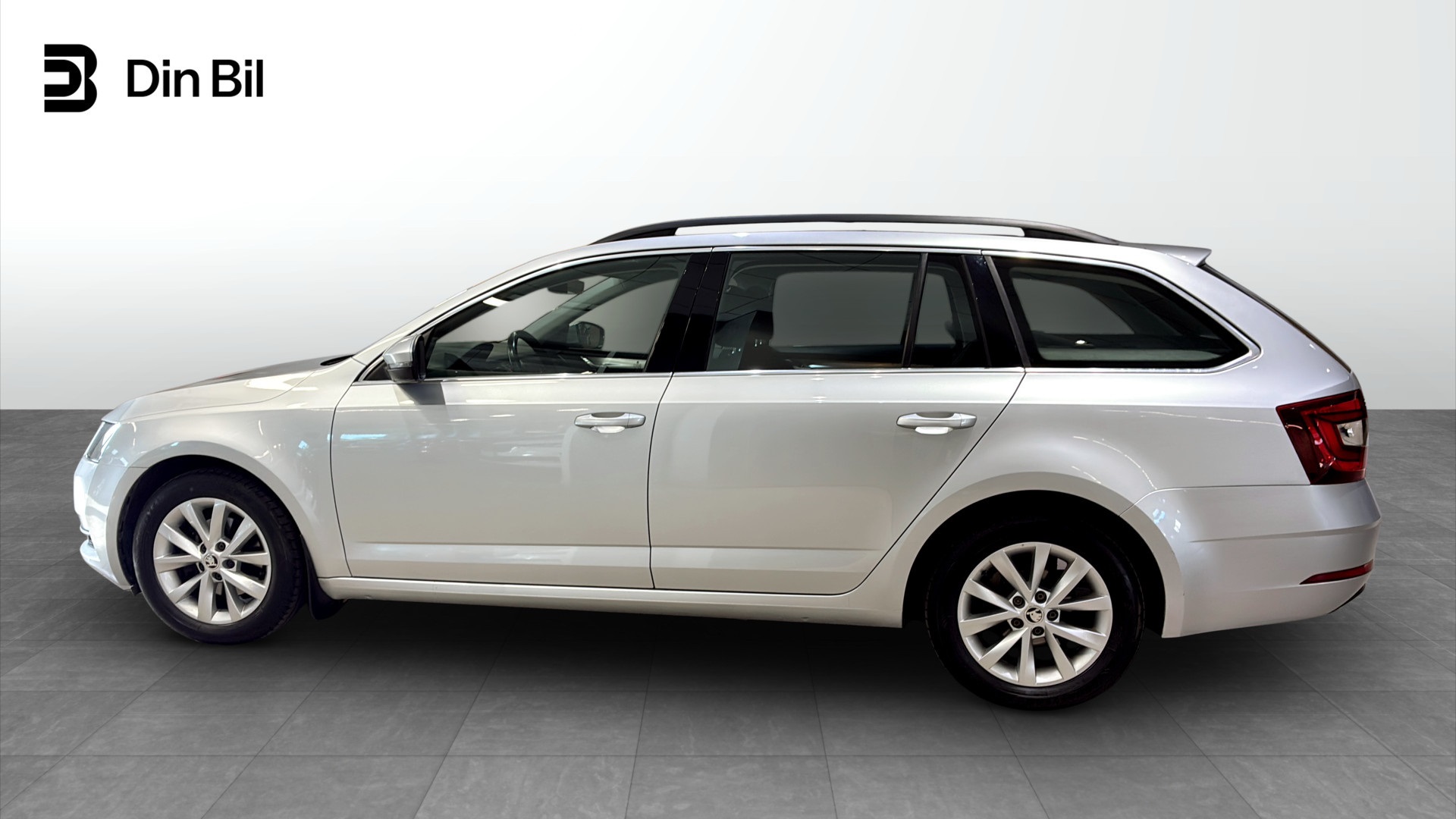 Skoda Octavia Combi NWD603