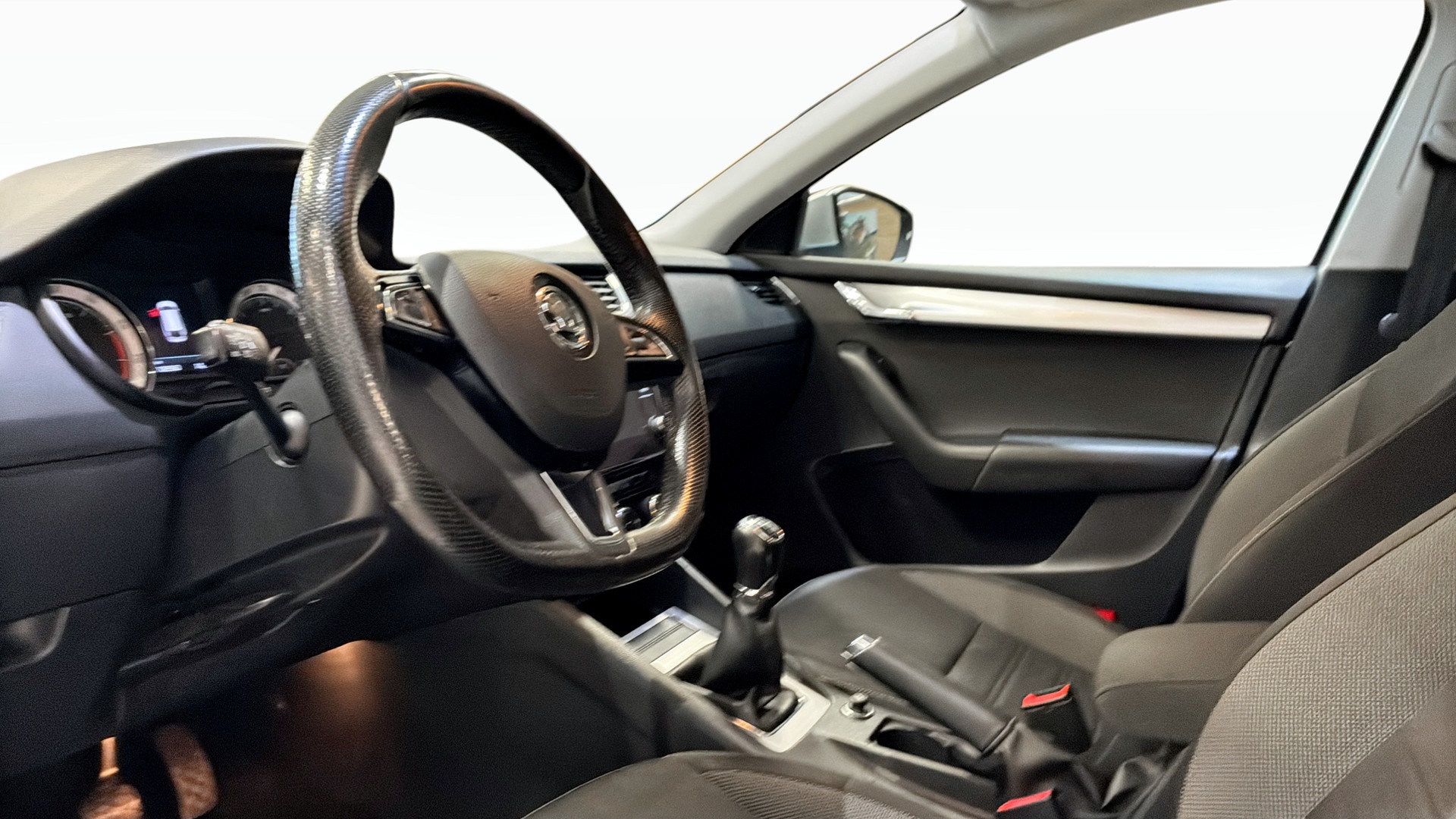 Skoda Octavia Combi NWD603
