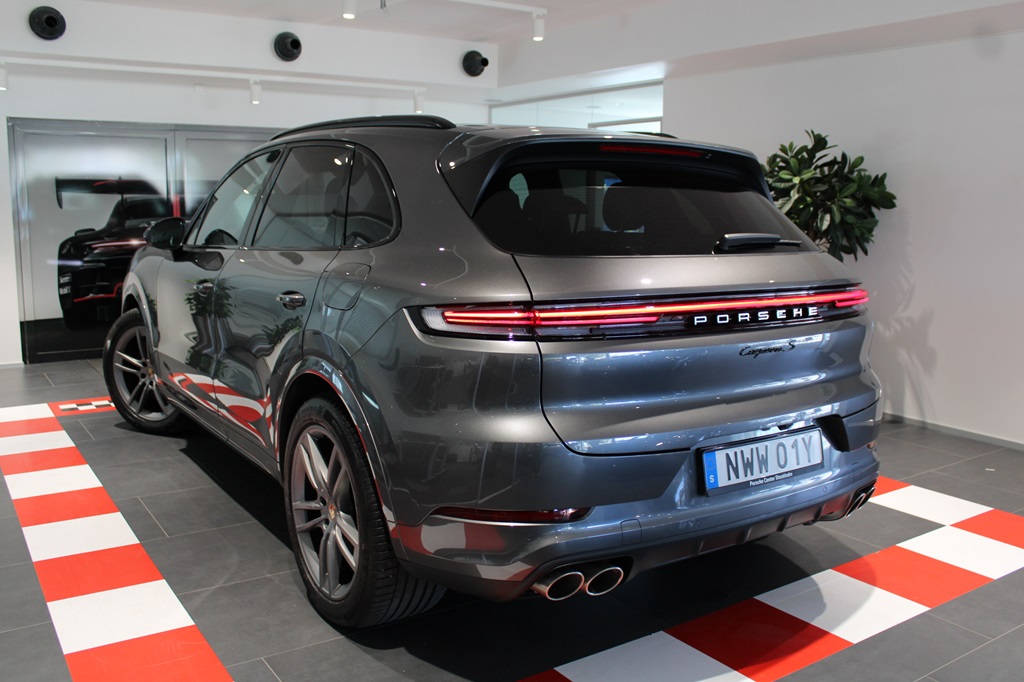 Porsche Cayenne NWW01Y