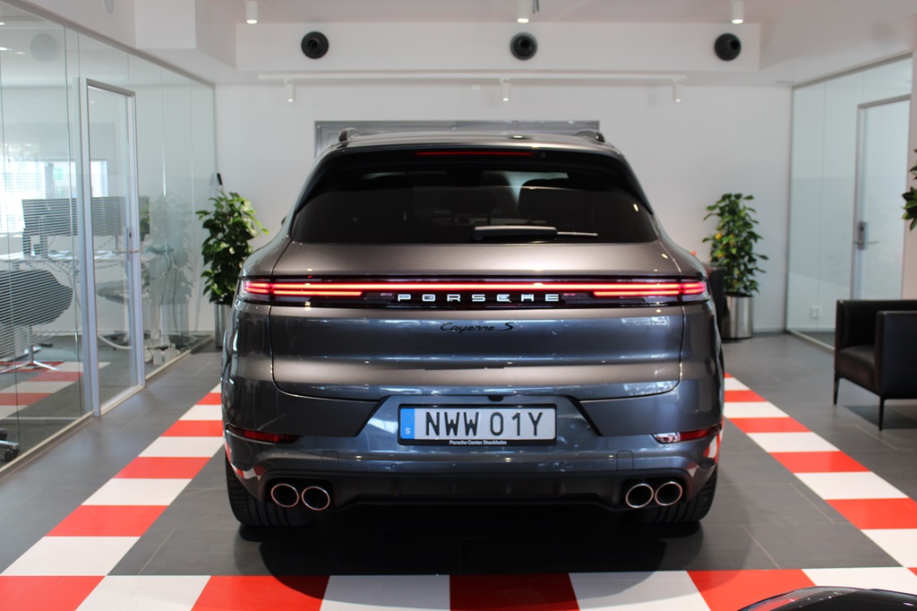 Porsche Cayenne NWW01Y