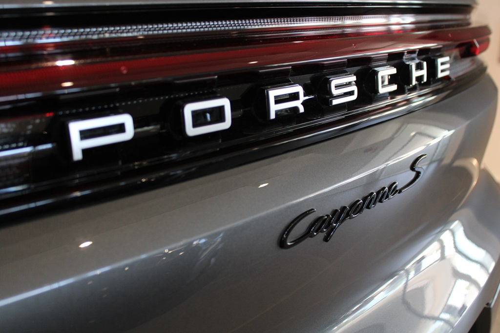 Porsche Cayenne NWW01Y