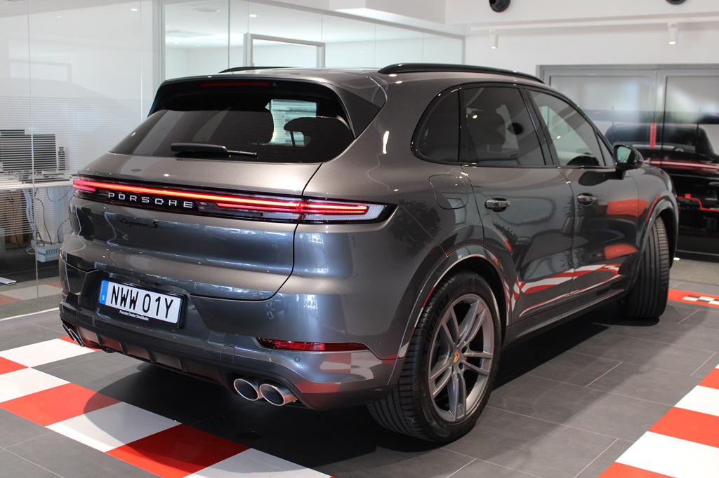 Porsche Cayenne NWW01Y