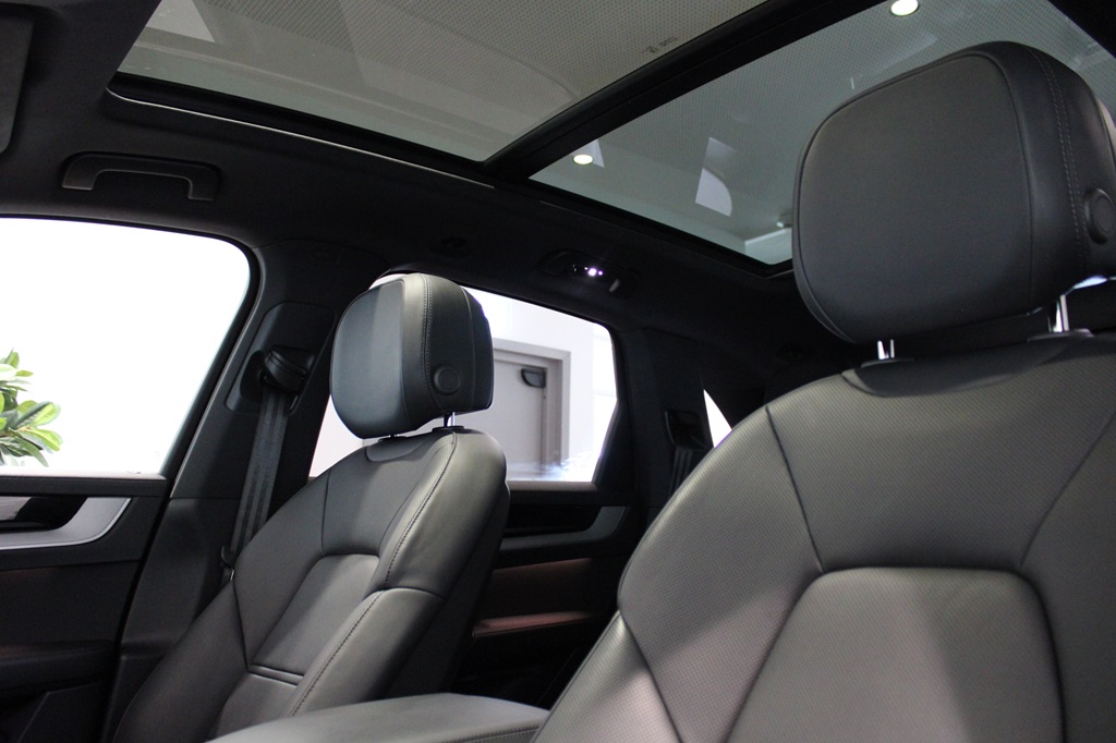 Porsche Cayenne NWW01Y