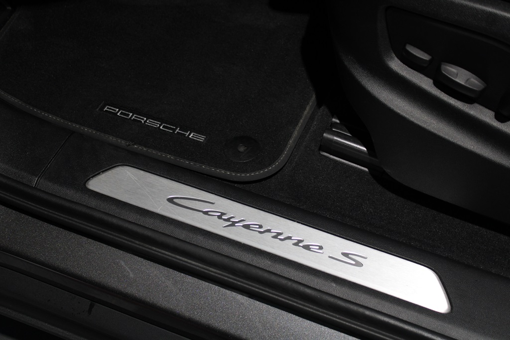 Porsche Cayenne NWW01Y