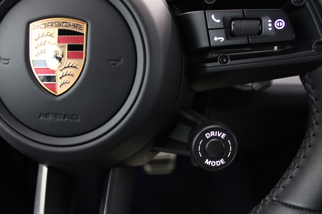 Porsche Cayenne NWW01Y