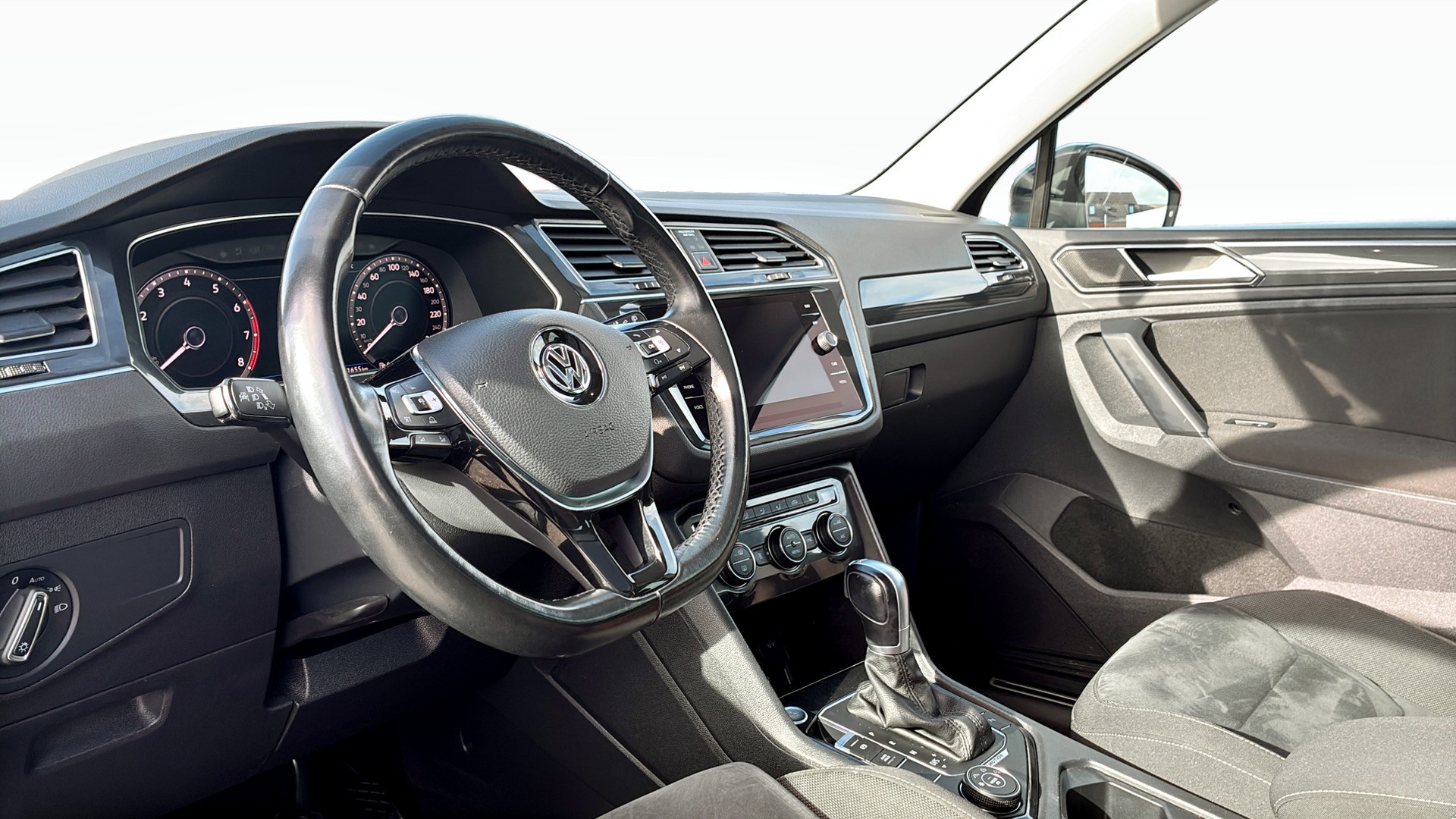 Volkswagen Tiguan NXT452