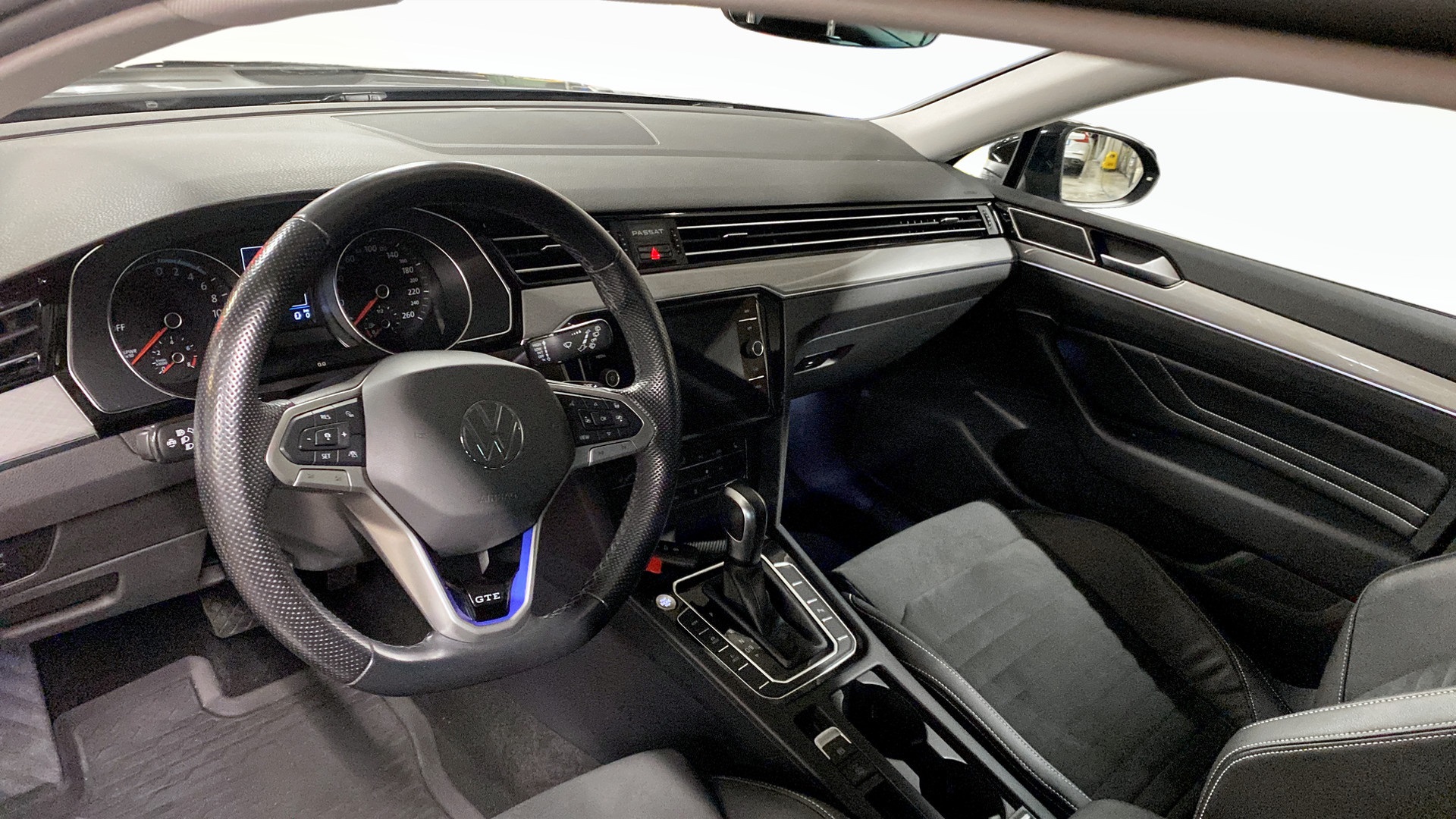 Volkswagen Passat Sportscombi NZU83G
