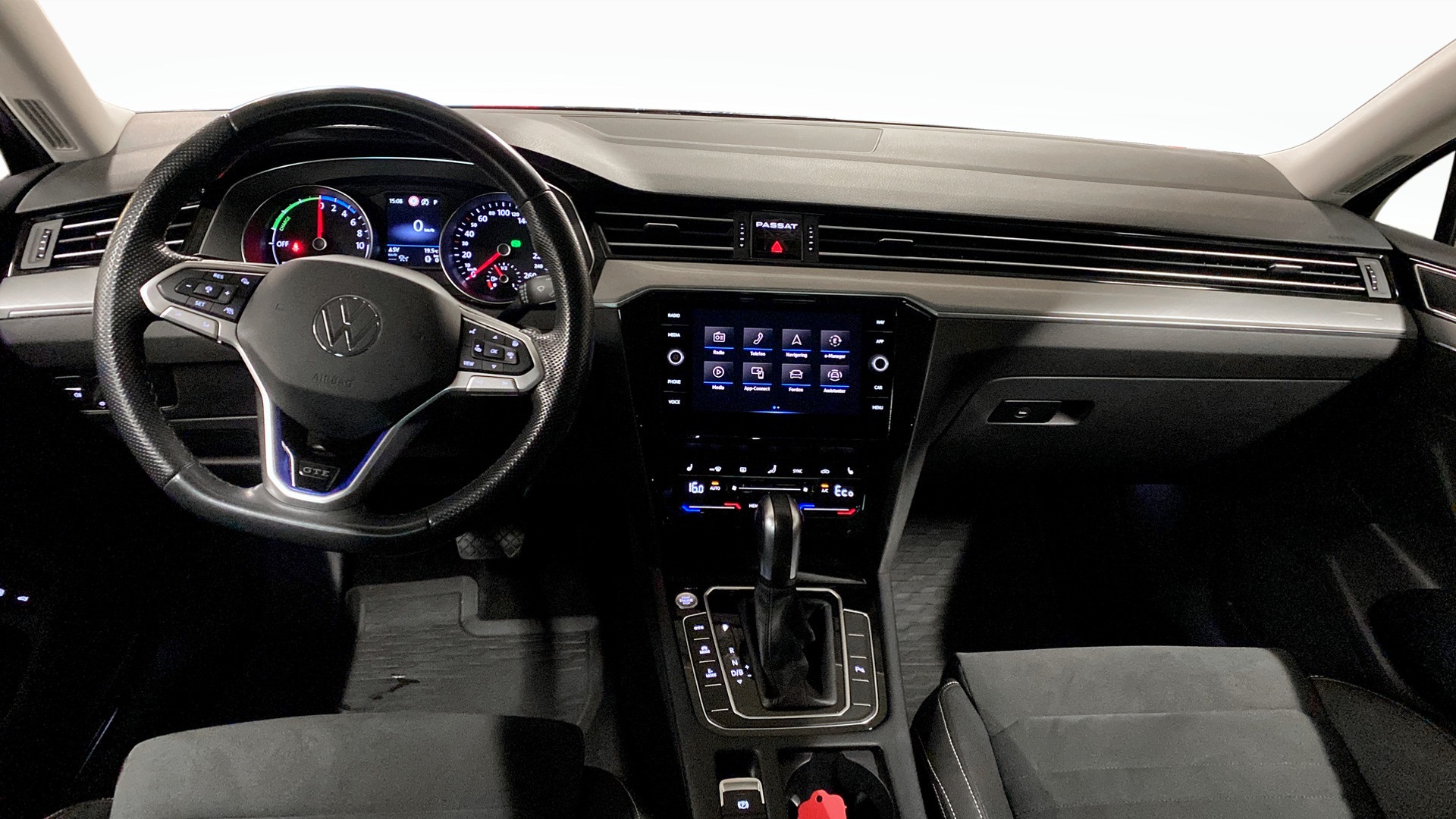Volkswagen Passat Sportscombi NZU83G