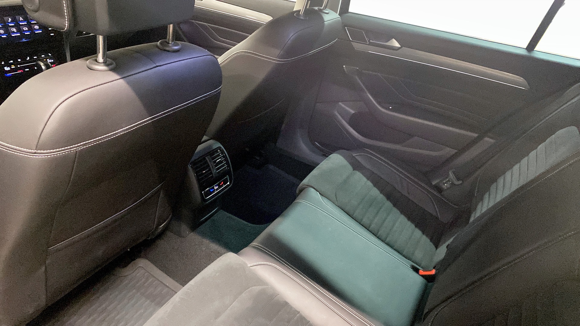 Volkswagen Passat Sportscombi NZU83G