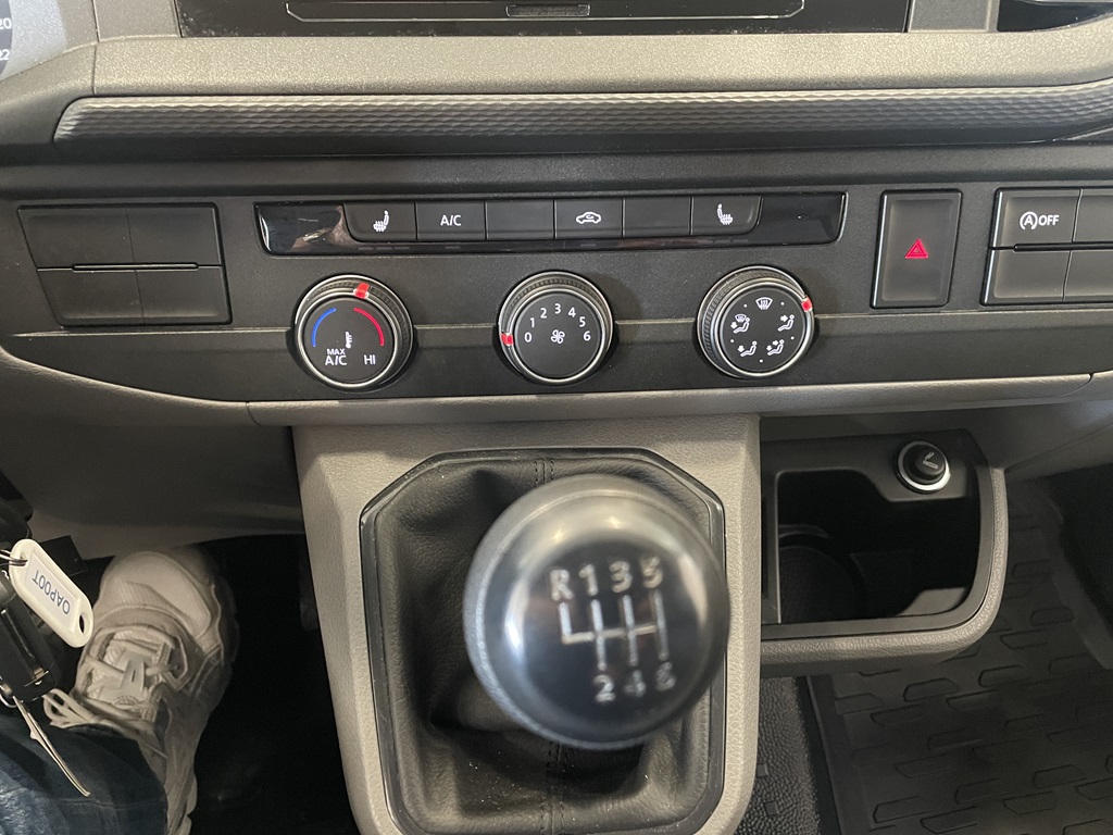 Volkswagen T6 Transporter OAP00T