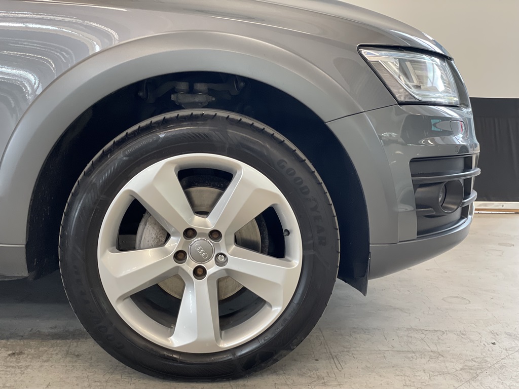 Audi Q5 OAX123