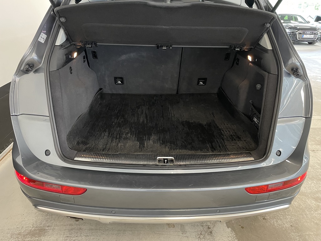 Audi Q5 OAX123