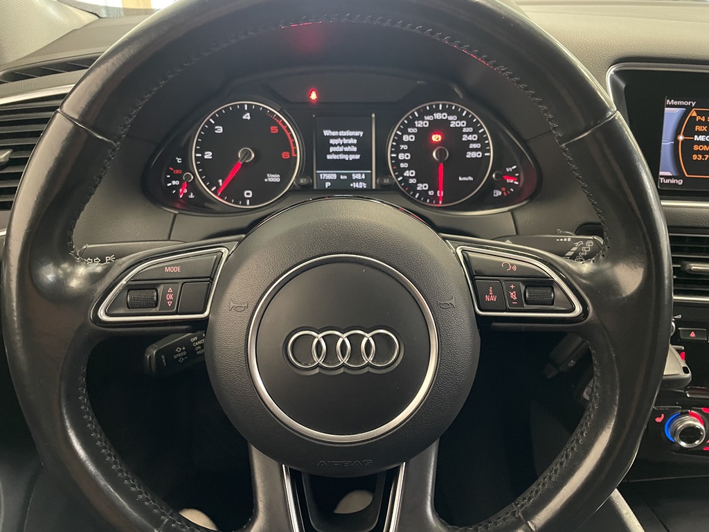 Audi Q5 OAX123