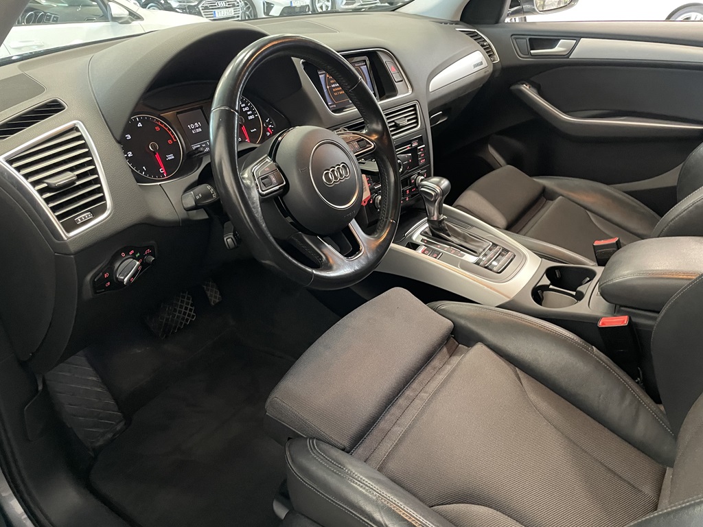 Audi Q5 OAX123