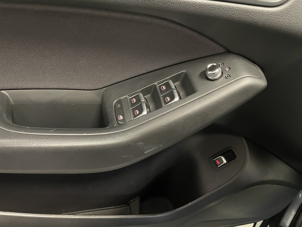 Audi Q5 OAX123