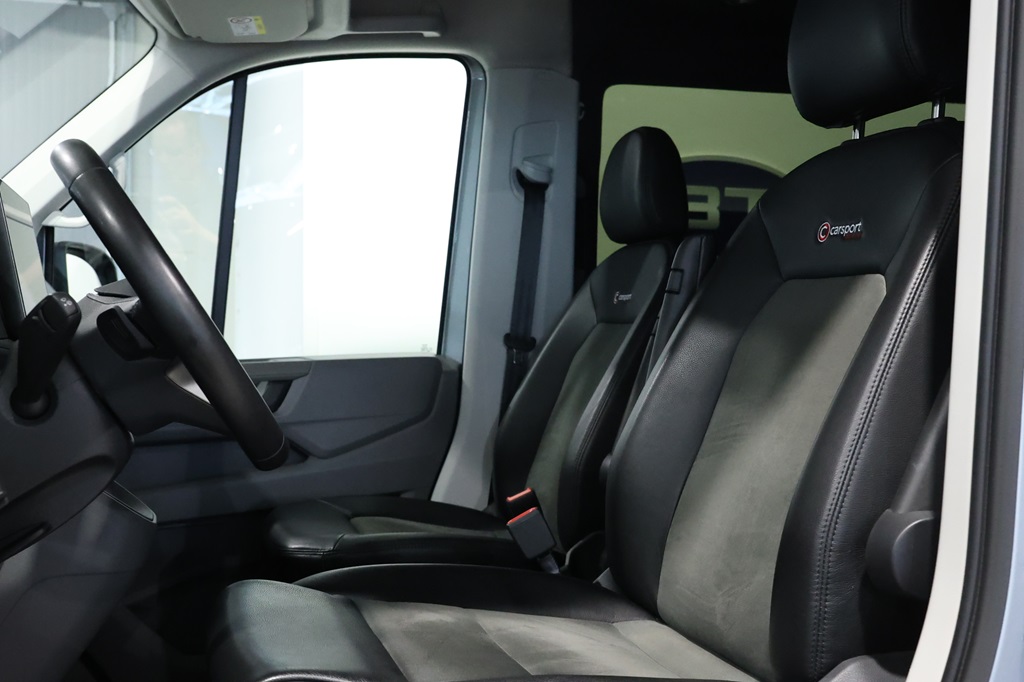 Volkswagen Crafter Skåp kort hjulbas OCG44U