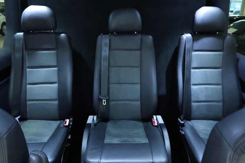 Volkswagen Crafter Skåp kort hjulbas OCG44U