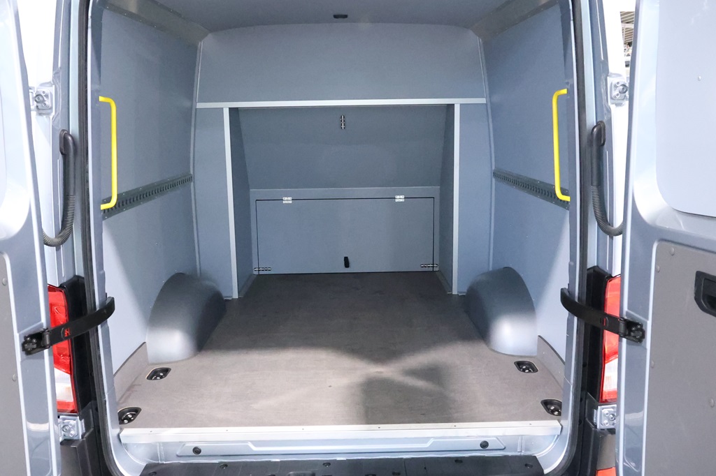 Volkswagen Crafter Skåp kort hjulbas OCG44U