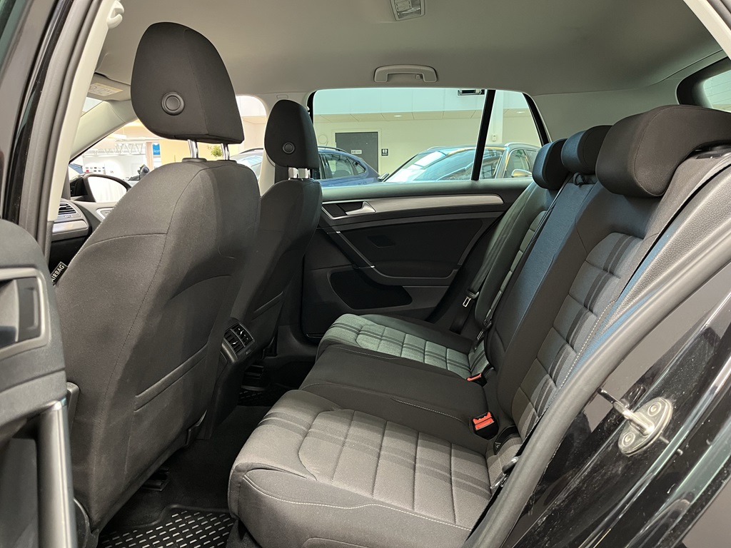 Volkswagen Golf OCJ030