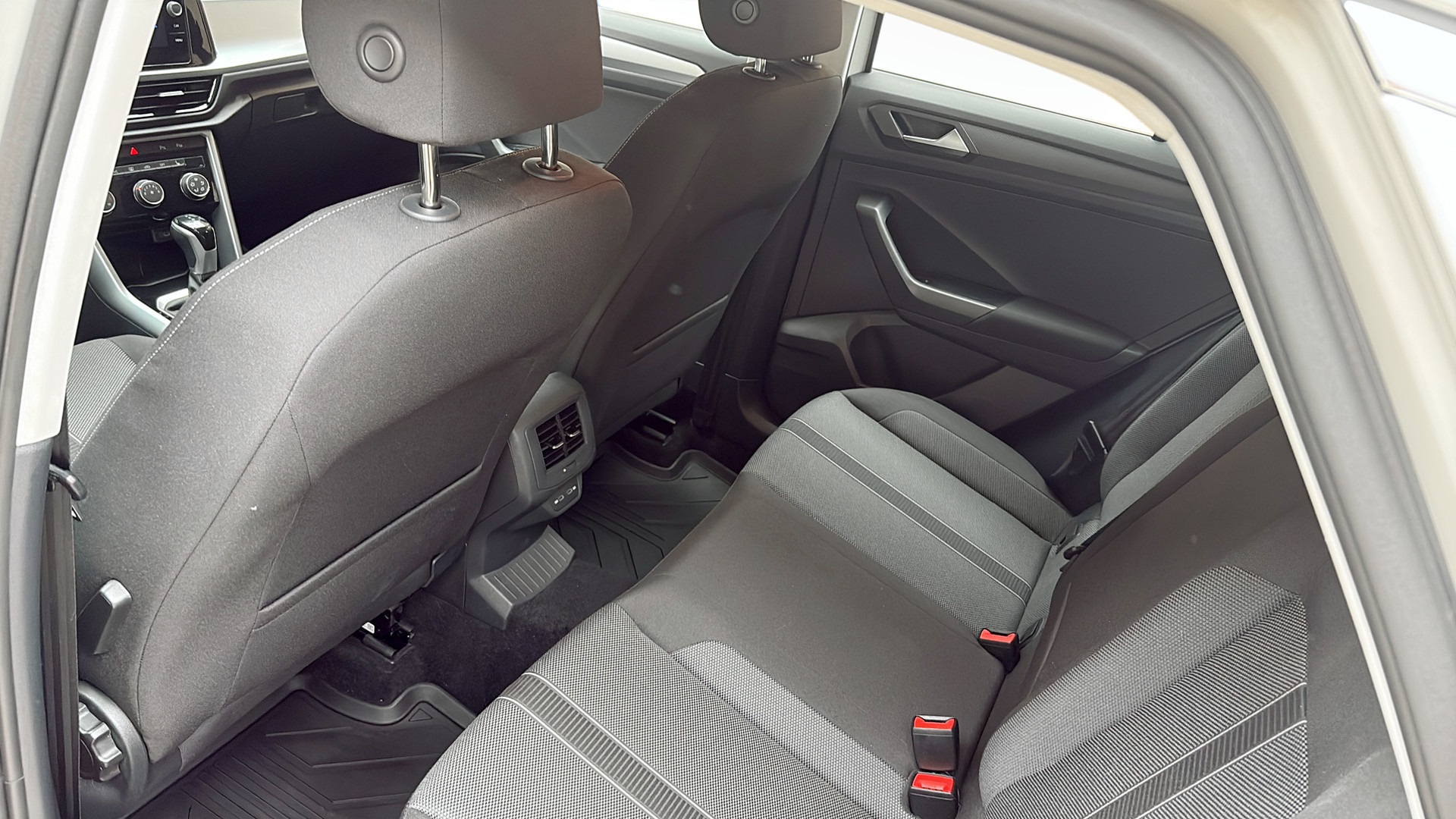 Volkswagen T-Roc OEB50F