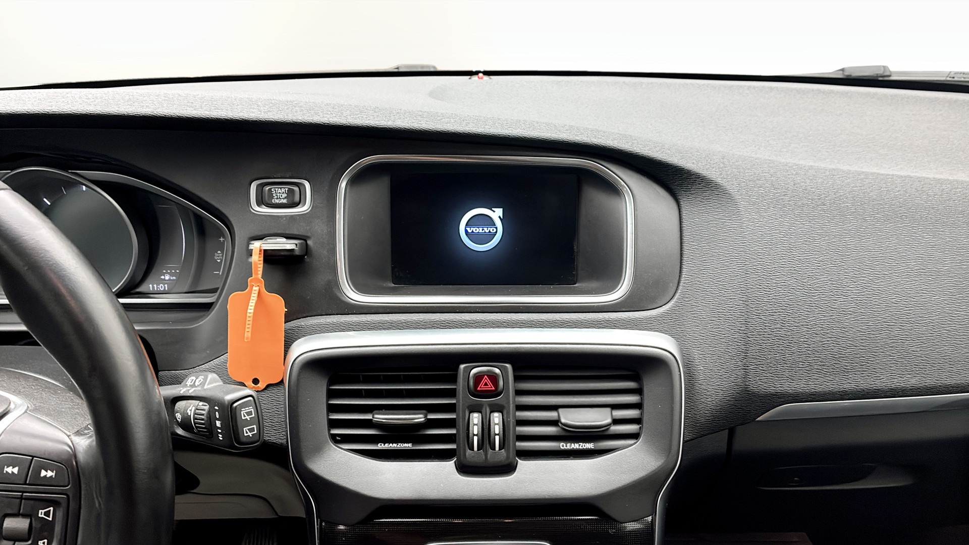 Volvo V40 OED311