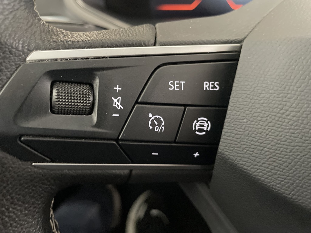 SEAT Arona OEU43N