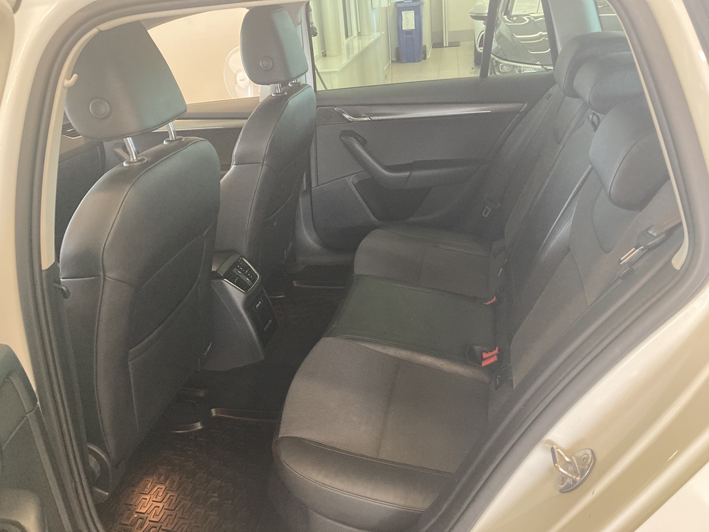 Skoda Octavia Combi OEW470