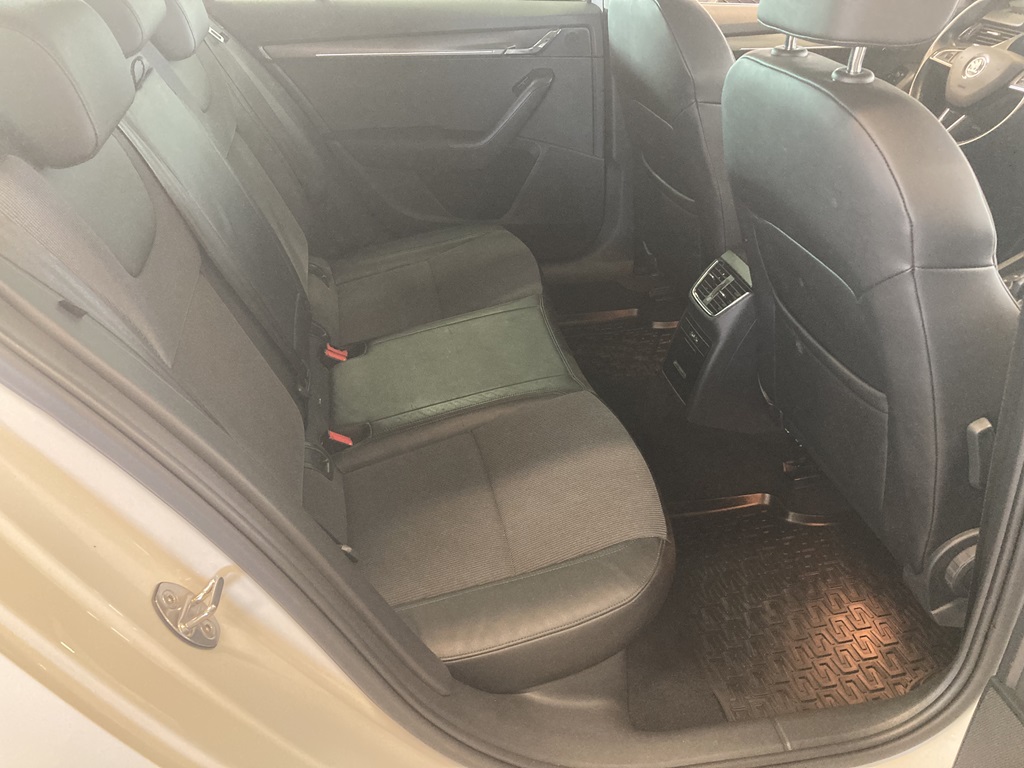 Skoda Octavia Combi OEW470
