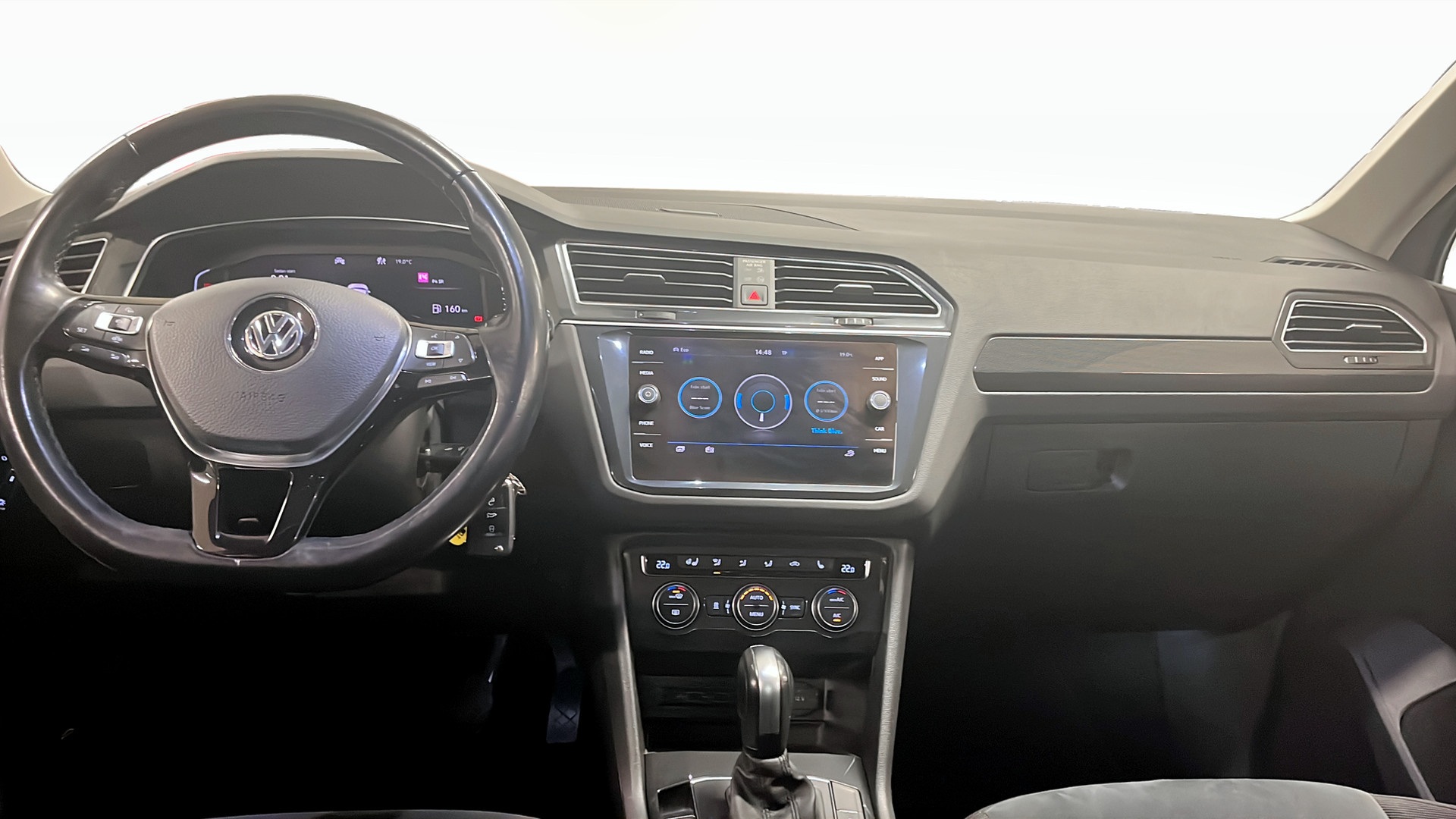 Volkswagen Tiguan OFS955