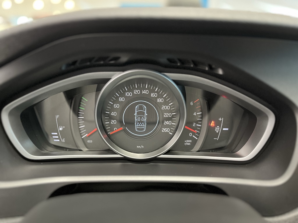 Volvo V40 OGE816