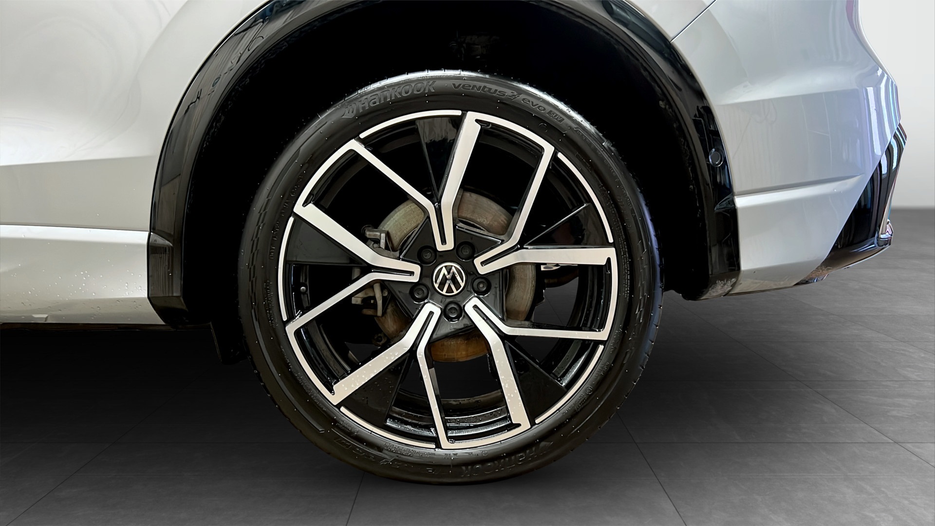 Volkswagen Tiguan OGG07Y