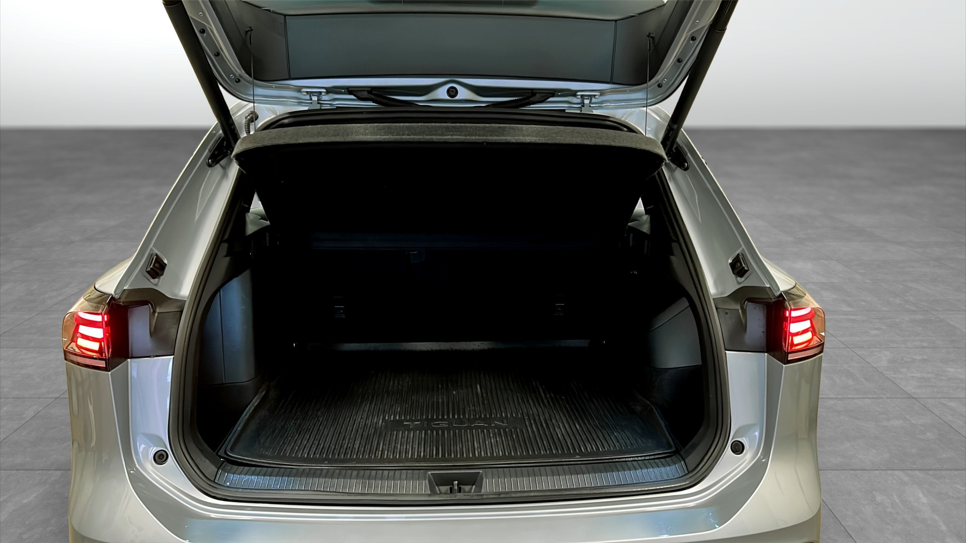 Volkswagen Tiguan OGG07Y