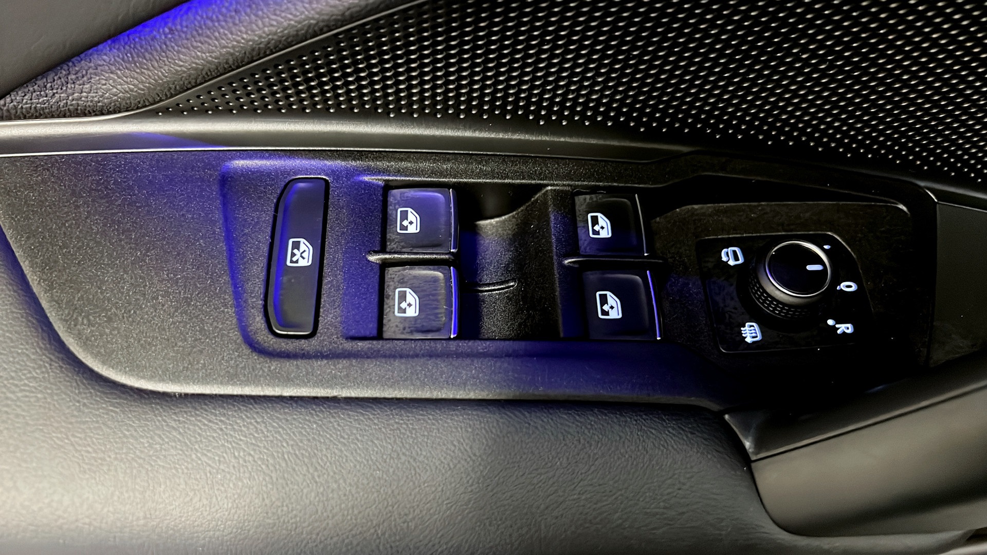 Volkswagen Tiguan OGG07Y