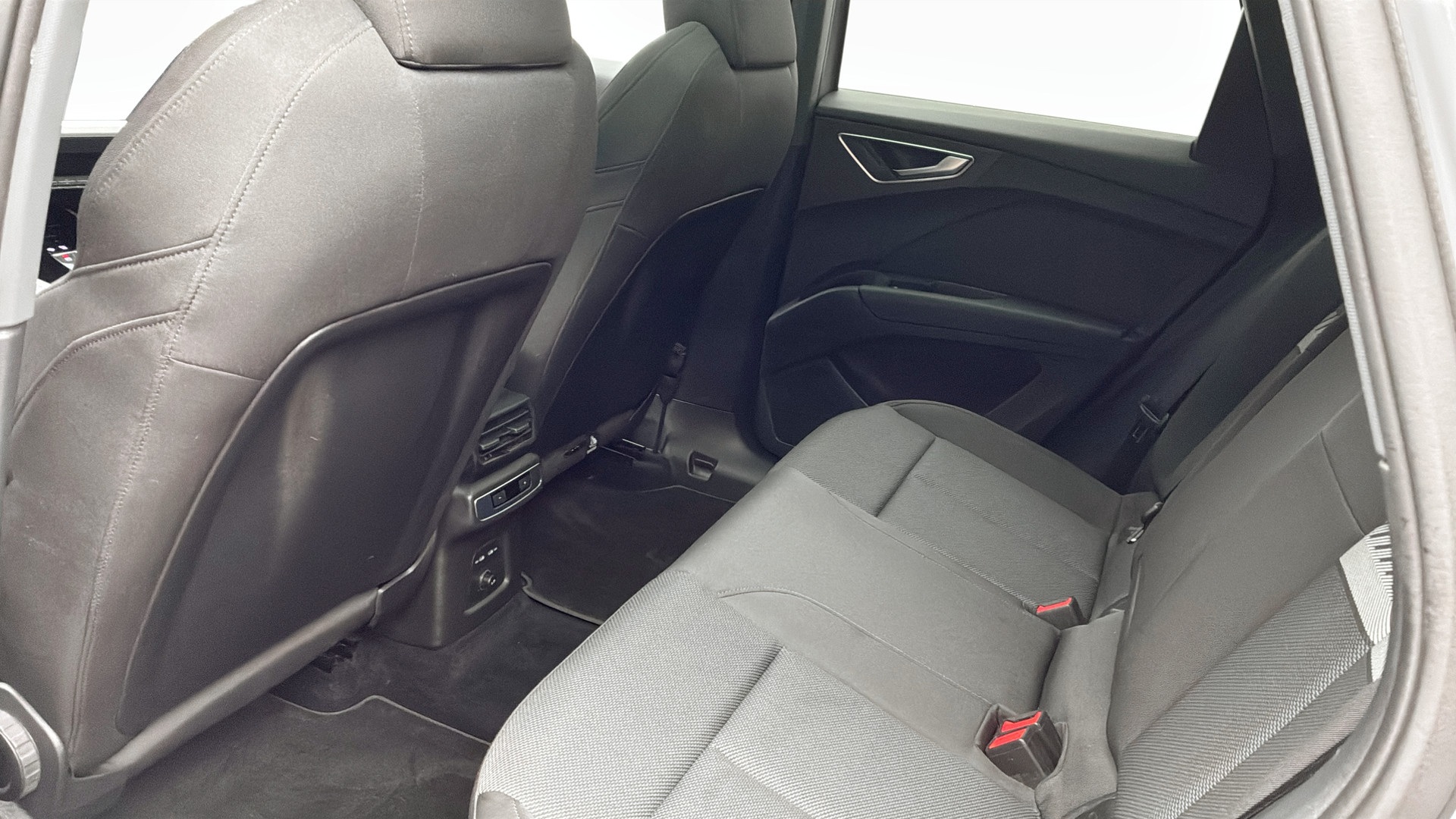 Audi Q4 e-tron OGK23W