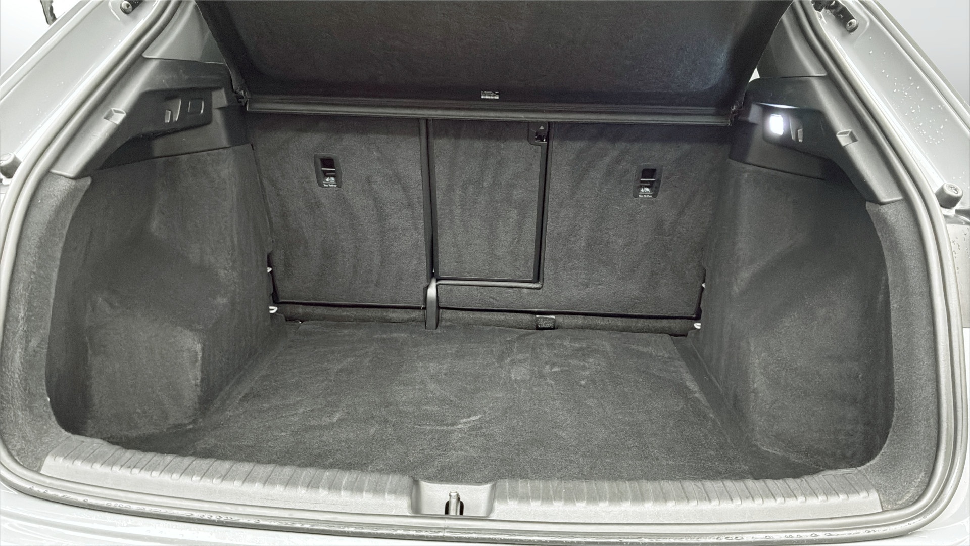 Audi Q4 e-tron OGK23W