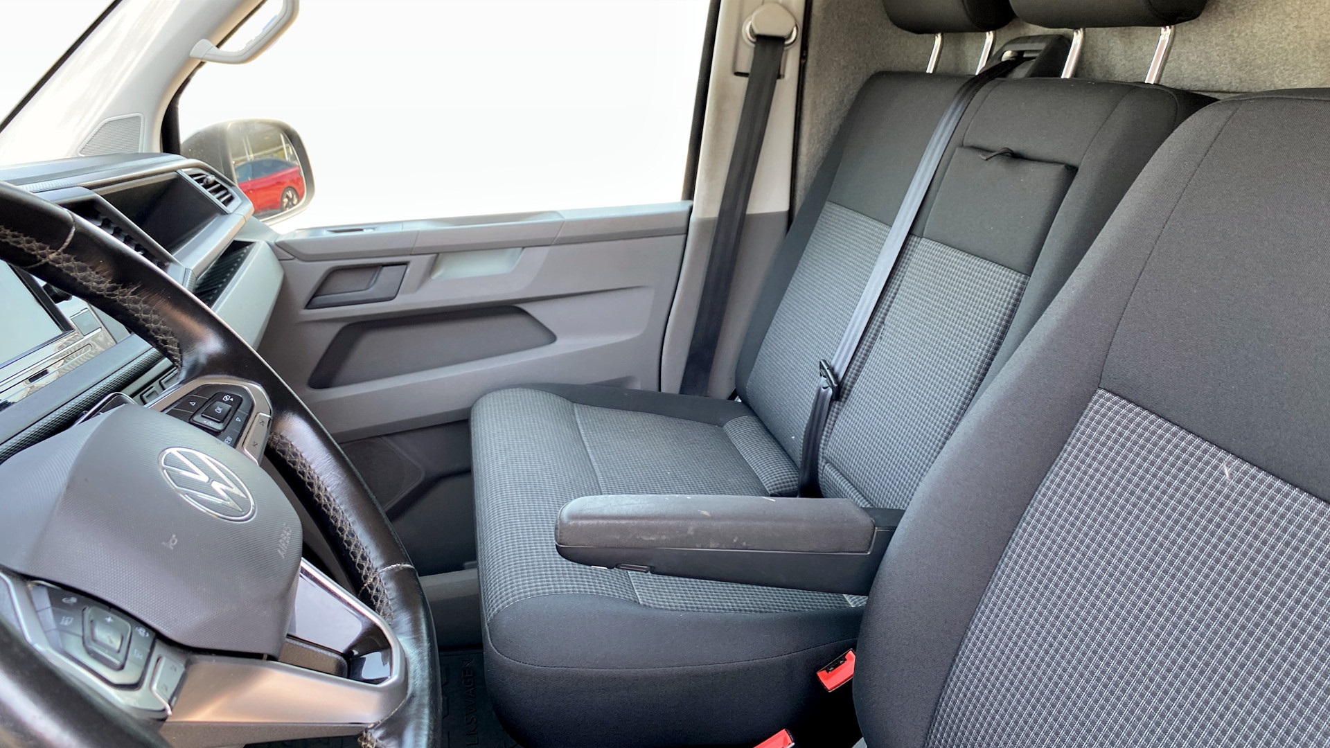 Volkswagen T6.1 Transporter lång hjulbas OGL246