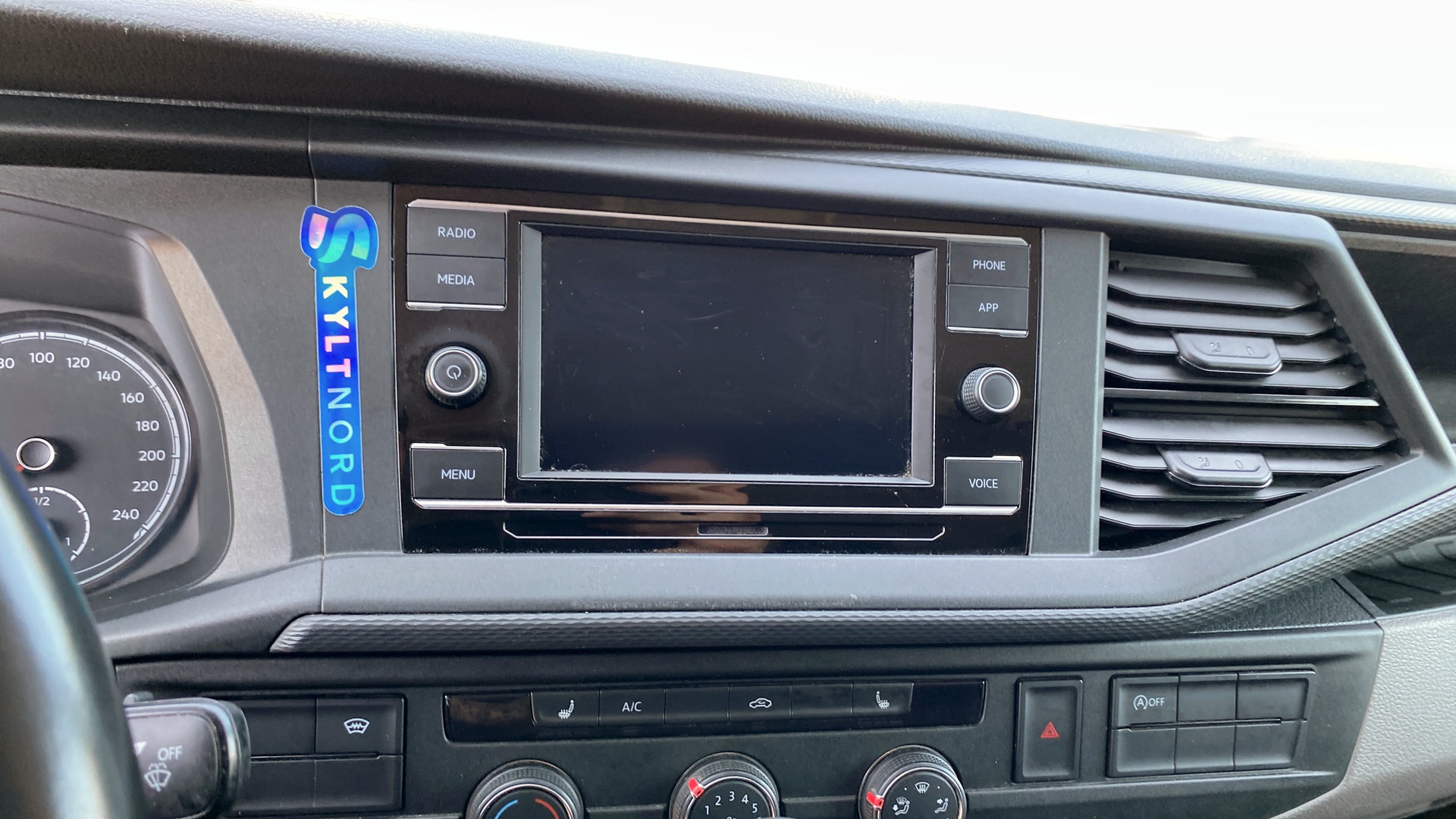 Volkswagen T6.1 Transporter lång hjulbas OGL246