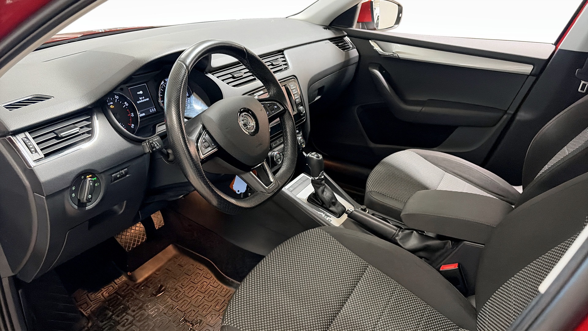 Skoda Octavia OGS653